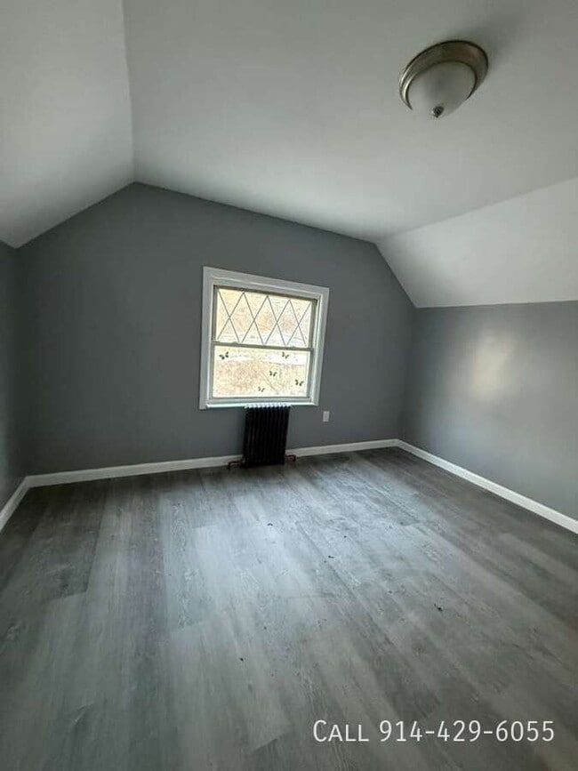 76 Bruce Ave in Yonkers, NY - Building Photo - Building Photo