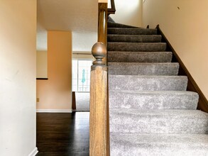 33168 Beverly Ln in Avon Lake, OH - Foto de edificio - Building Photo