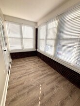 3853 W Palmer St, Unit 2W in Chicago, IL - Foto de edificio - Building Photo