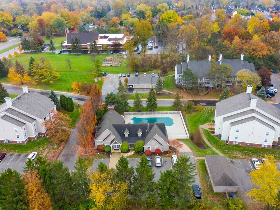 Burwick Farms in Howell, MI - Foto de edificio