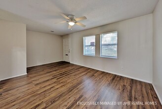 8166 Trafalgar Square in Jacksonville, FL - Building Photo - Building Photo