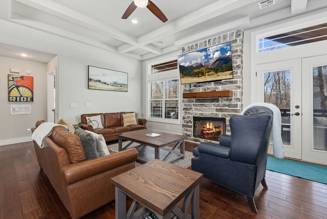 1906 Almand Dr, Unit SI ID1369206P in Bentonville, AR - Foto de edificio