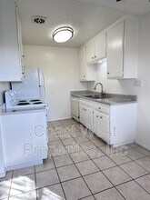 1810 Broadway St in Oceanside, CA - Foto de edificio - Building Photo