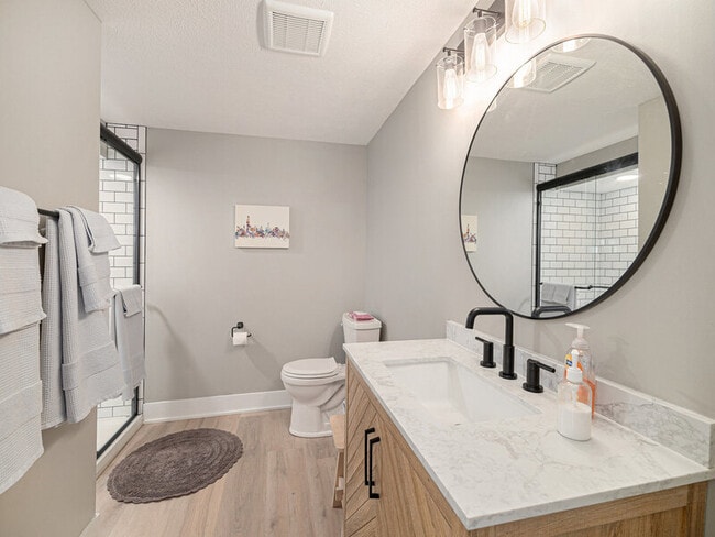 2015 N 52nd St in Omaha, NE - Building Photo - Building Photo