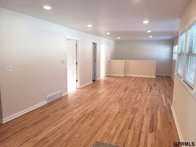 107 W 20th Ave in Bellevue, NE - Building Photo - Building Photo