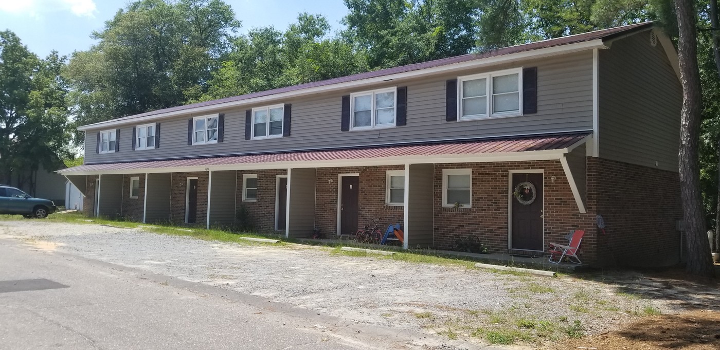 POPE STREET TOWNHOMES in Hope Mills, NC - Building Photo