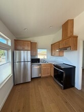 1285 Hagen Wy in Ashland, OR - Building Photo - Building Photo