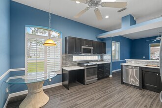 582 Montevina Dr in Port St. Lucie, FL - Building Photo - Building Photo