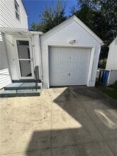 70 Community Dr in Cranston, RI - Building Photo - Building Photo