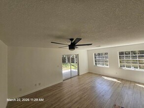 1406 36th Ave, Unit VILLAS OF VERO BEACH in Vero Beach, FL - Foto de edificio - Building Photo