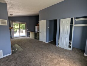 2544 Dwiton Ct in Grove City, OH - Foto de edificio - Building Photo