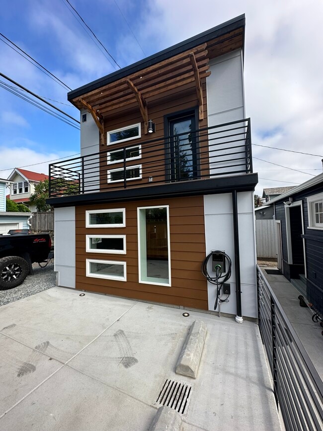 property at 5509 Brooklyn Ave NE