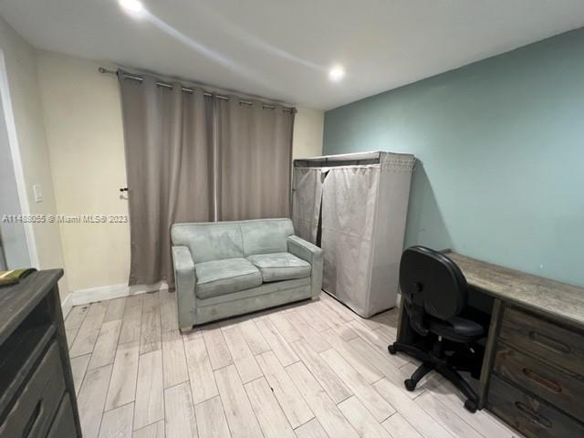 28 SE 8th St, Unit a in Dania Beach, FL - Building Photo - Building Photo