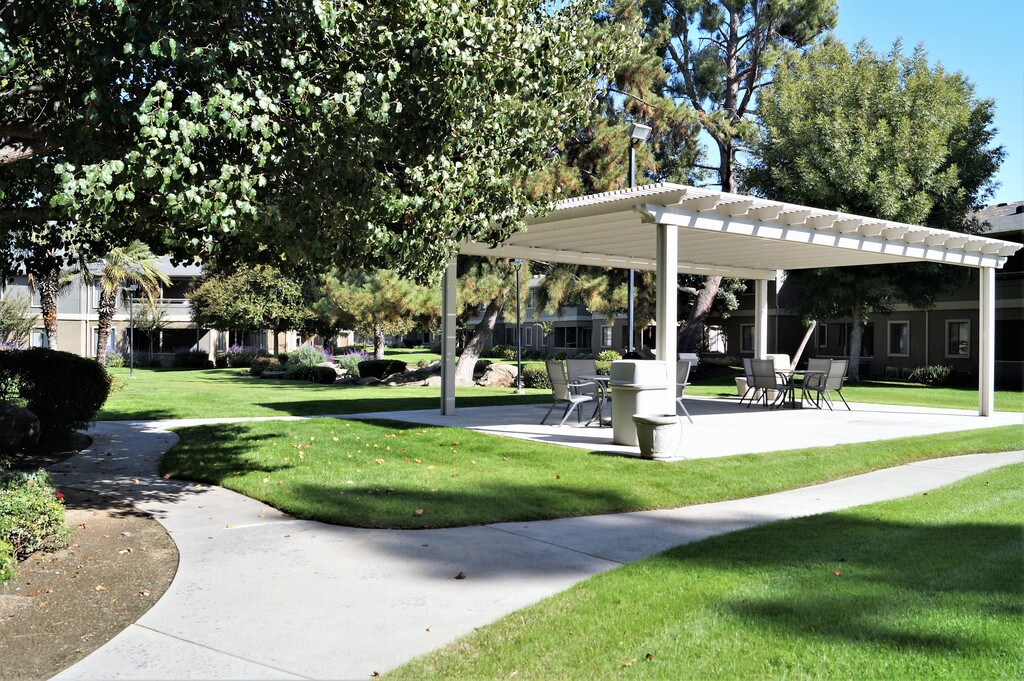 Palm Lakes Apartments Fresno, CA Apartments