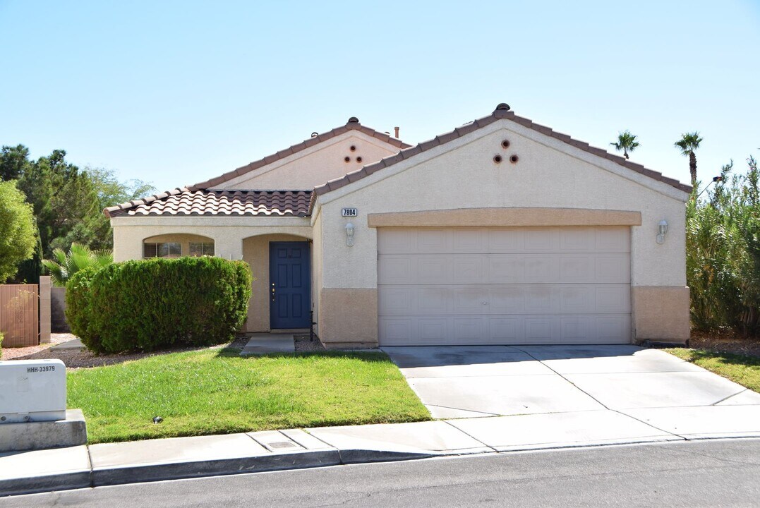 7804 Wavering Pine Dr in Las Vegas, NV - Building Photo