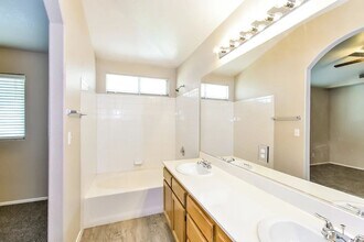 8909 Chenin Ave in Las Vegas, NV - Building Photo - Building Photo