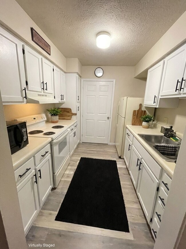 Welcome to Somerset Village!