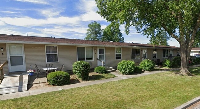 603 S Poe Rd in North Baltimore, OH - Building Photo - Building Photo