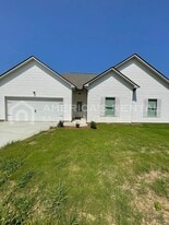 226 Graham Cir in Eva, AL - Building Photo