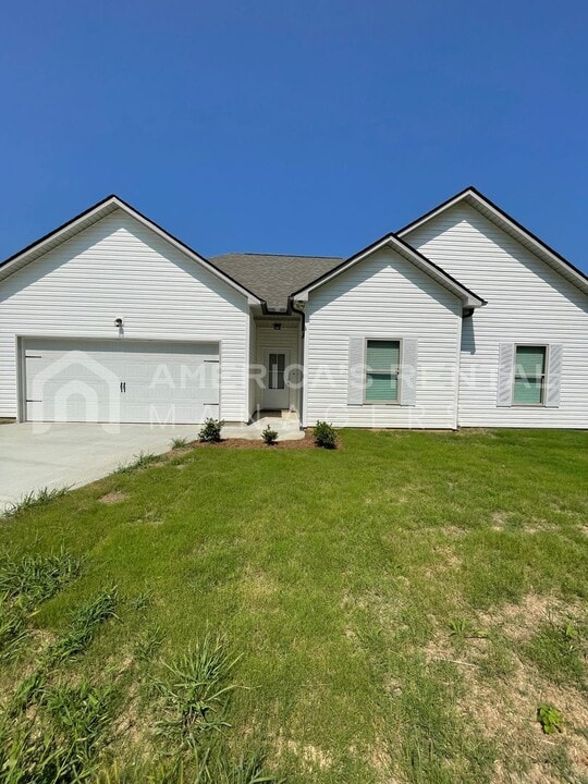 226 Graham Cir in Eva, AL - Building Photo