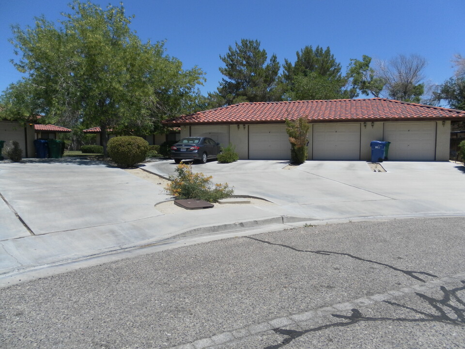 720 N Florence St, Unit B in Ridgecrest, CA - Foto de edificio