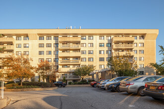 Elmwood Park Condominium II in Staten Island, NY - Building Photo - Building Photo