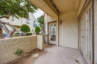 5590 Spring Valley Rd in Dallas, TX - Building Photo - Building Photo