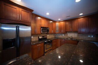 2904 W Belmont Ave in Chicago, IL - Building Photo - Building Photo