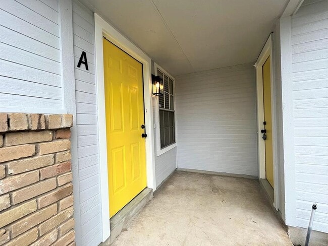 property at 12214 Thompkins Dr