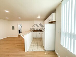 5611 Fulcher Ave in Los Angeles, CA - Foto de edificio - Building Photo