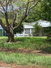 1335 NE 182nd St in North Miami Beach, FL - Building Photo - Building Photo