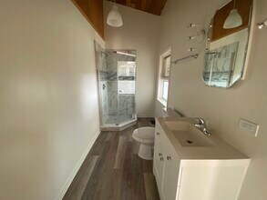 2644 Green Bay Rd, Unit 3 in Evanston, IL - Building Photo - Building Photo