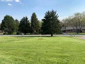 1507 Traylor Ln, Unit #2 in Lynchburg, VA - Foto de edificio - Building Photo