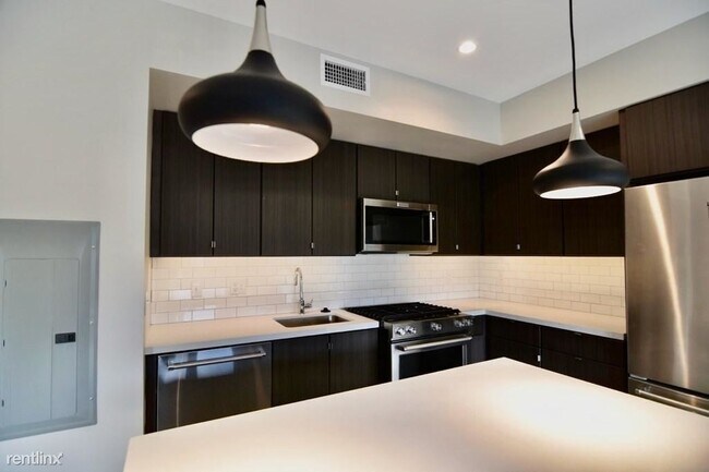 120 Savin Hill Ave-Unit -Unit 307 in Boston, MA - Foto de edificio - Building Photo