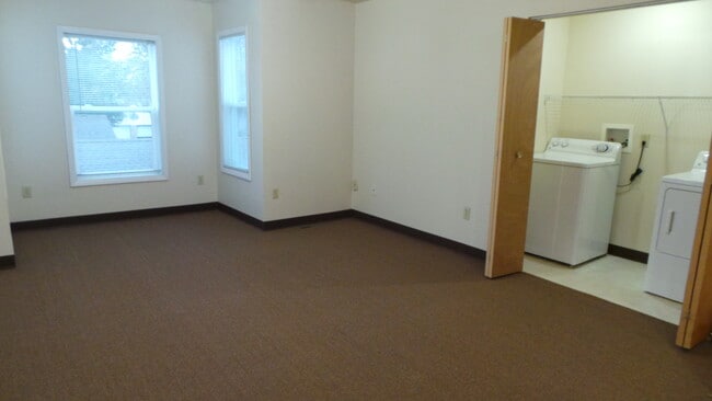154 S Franklin St in Whitewater, WI - Building Photo - Building Photo