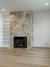 22051 Vanowen St in Canoga Park, CA - Foto de edificio - Building Photo