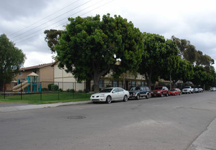 Southcrest Apartments in San Diego, CA - Building Photo - Building Photo