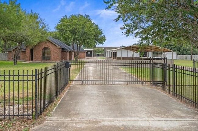 property at 413 S Los Cerritos Cir