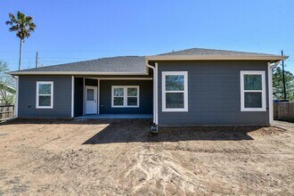 6804 North St in Arcola, TX - Foto de edificio - Building Photo