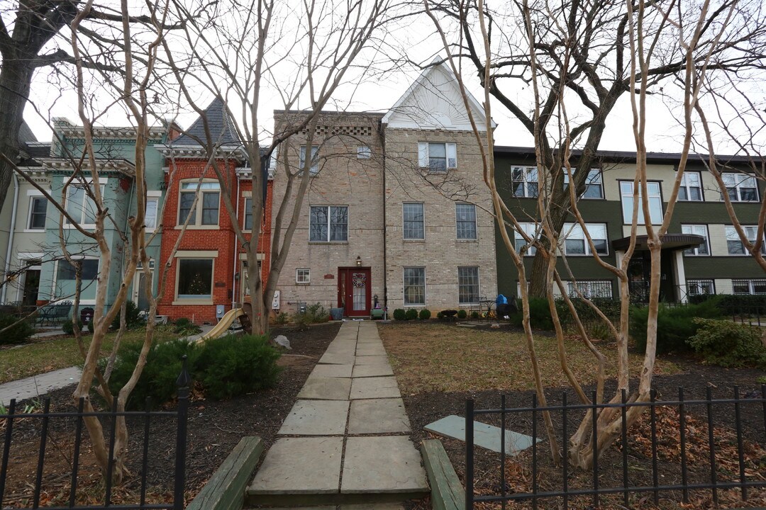 1307 S Carolina Ave SE in Washington, DC - Building Photo