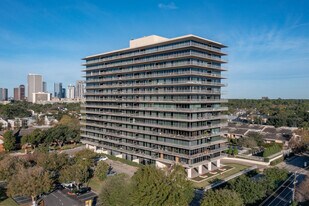 The Willowick in Houston, TX - Building Photo
