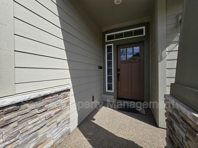 5301 SE Thornapple St in Hillsboro, OR - Building Photo - Building Photo