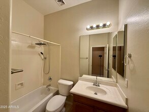 4601 W Moss Springs Rd in Phoenix, AZ - Building Photo - Building Photo