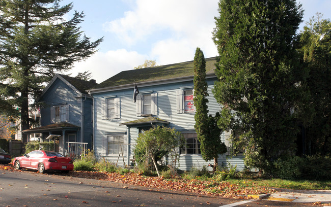 1055-1059 Adams St SE in Olympia, WA - Building Photo - Building Photo