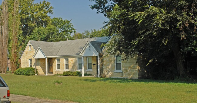 2280 Monroe Ave in Memphis, TN - Building Photo - Building Photo