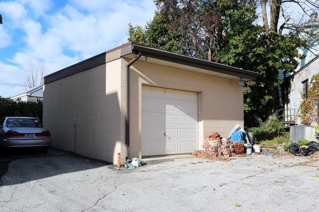 23 W Baltimore Ave in Clifton Heights, PA - Building Photo - Building Photo