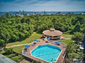 201 Pensacola Beach Rd in Gulf Breeze, FL - Building Photo - Building Photo