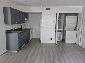 2022 NW 43 Terrace in Lauderhill, FL - Building Photo - Building Photo