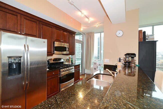 1201 S Prairie Ave, Unit 706 in Chicago, IL - Building Photo - Building Photo