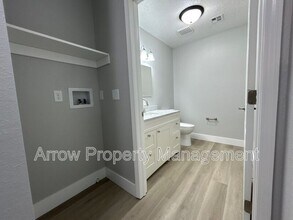 1013 14-4 in Wamego, KS - Building Photo - Building Photo